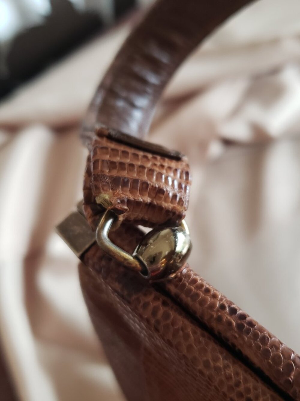 VINTAGE BELLESTONE BAGS INC. CLASSIC LIZARD SKIN DRESS PURSE - Picture 13 of 13